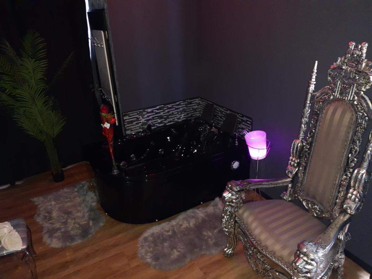Nuit Romantique - Jacuzzi - Beziers - Romance Royale Extérieur photo