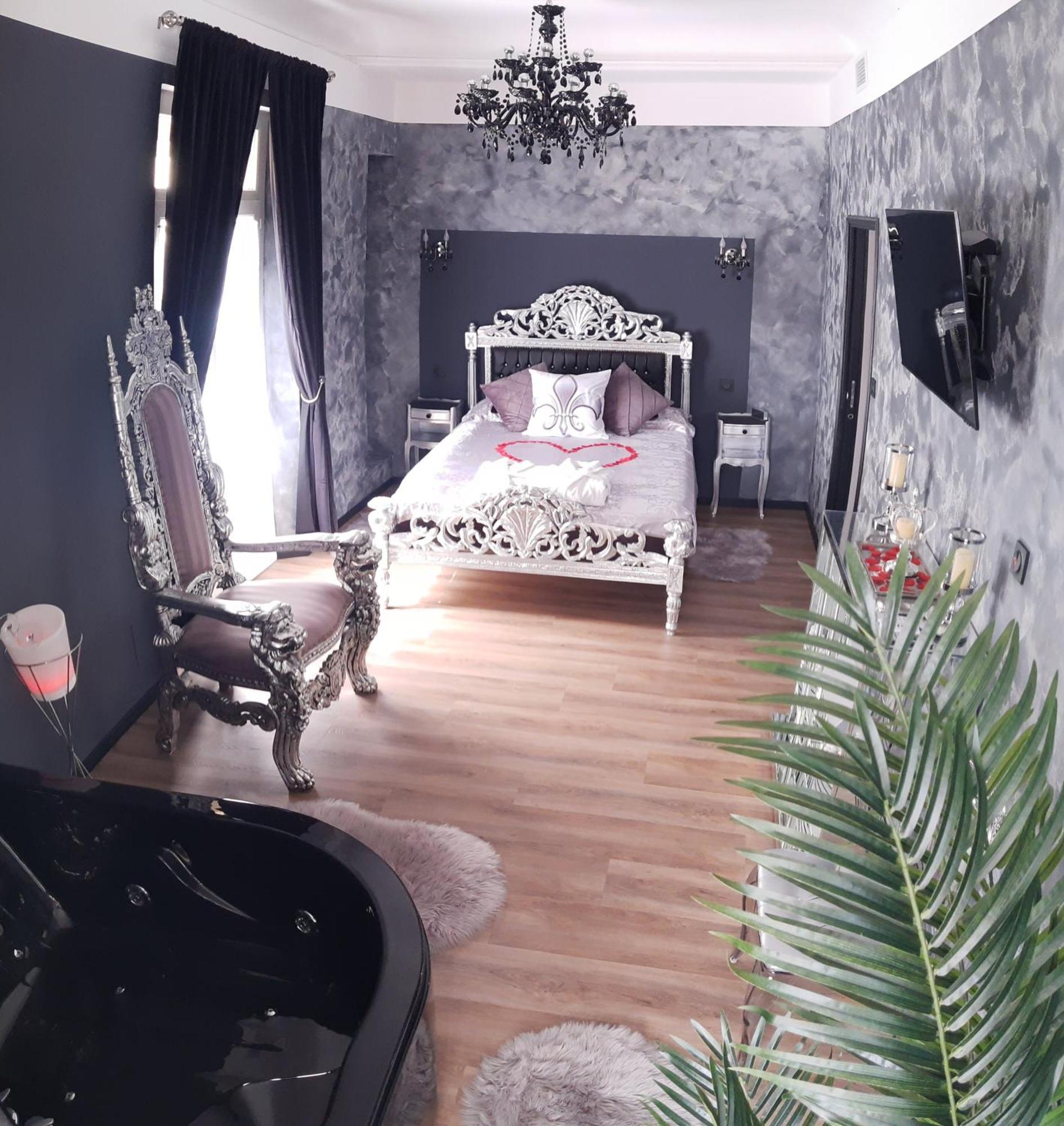 Nuit Romantique - Jacuzzi - Beziers - Romance Royale Extérieur photo